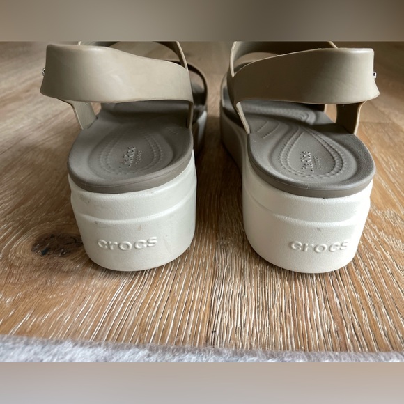 CROCS Brooklyn Wedge Platform Sandals Womens 9 Khaki/Bone Sling Back - Picture 5 of 9